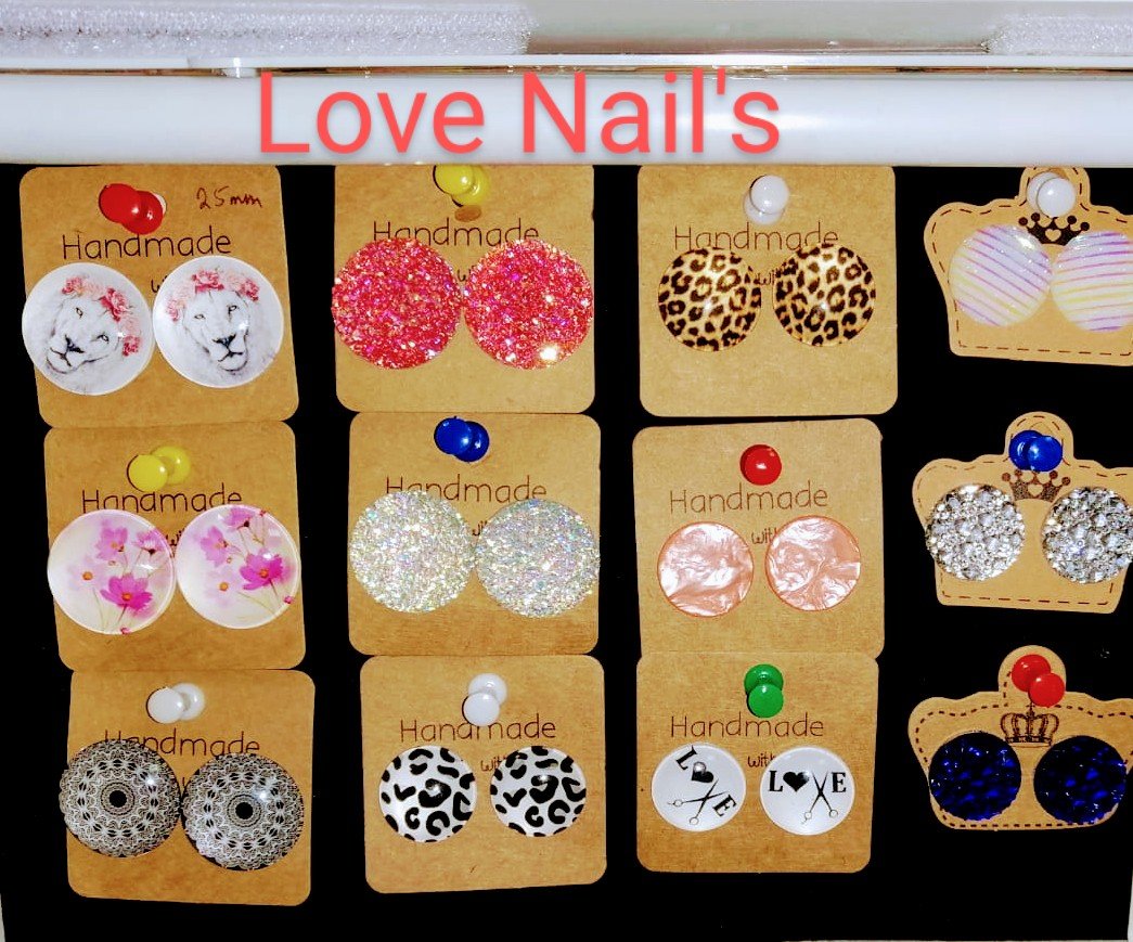 Produkte vom Nagelstudio Love Nail's